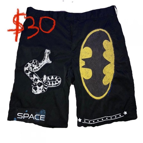 ✇ CUSTOM PATCH WORK BATMAN NIKE SHORTS🩳🦇✇ - Picture 1 of 3
